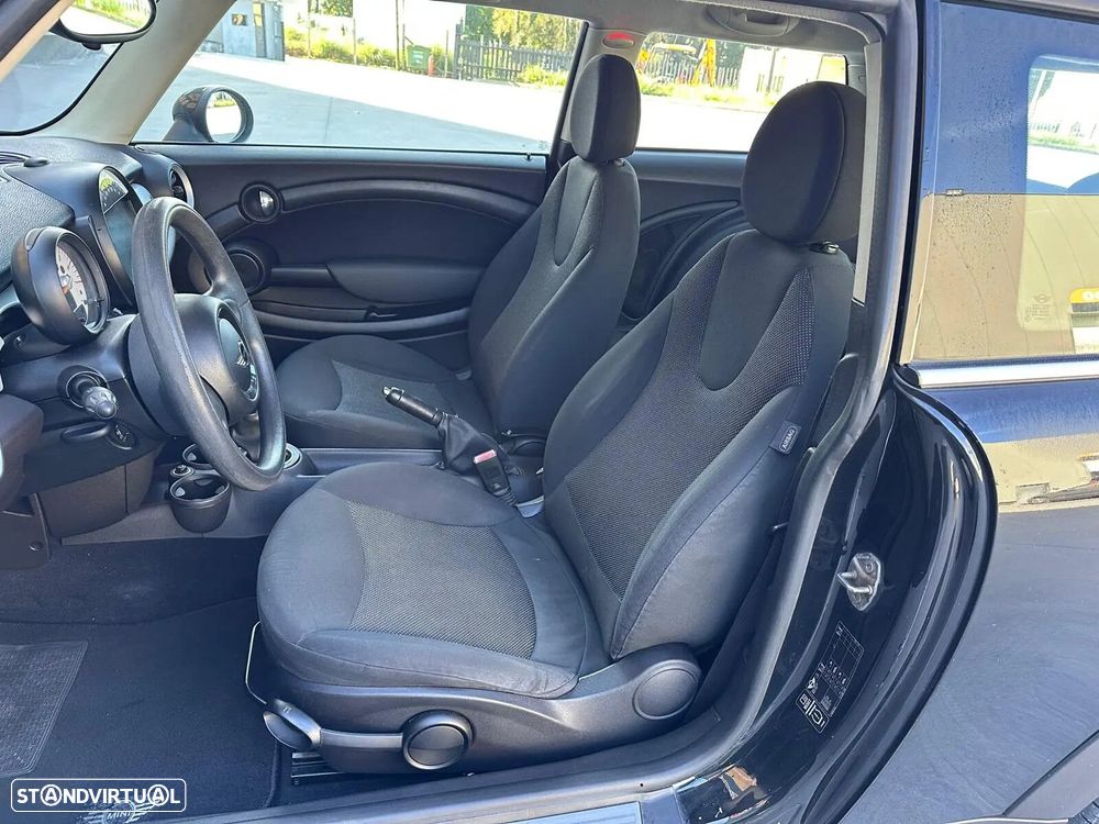 MINI 3 Portas One D - 3