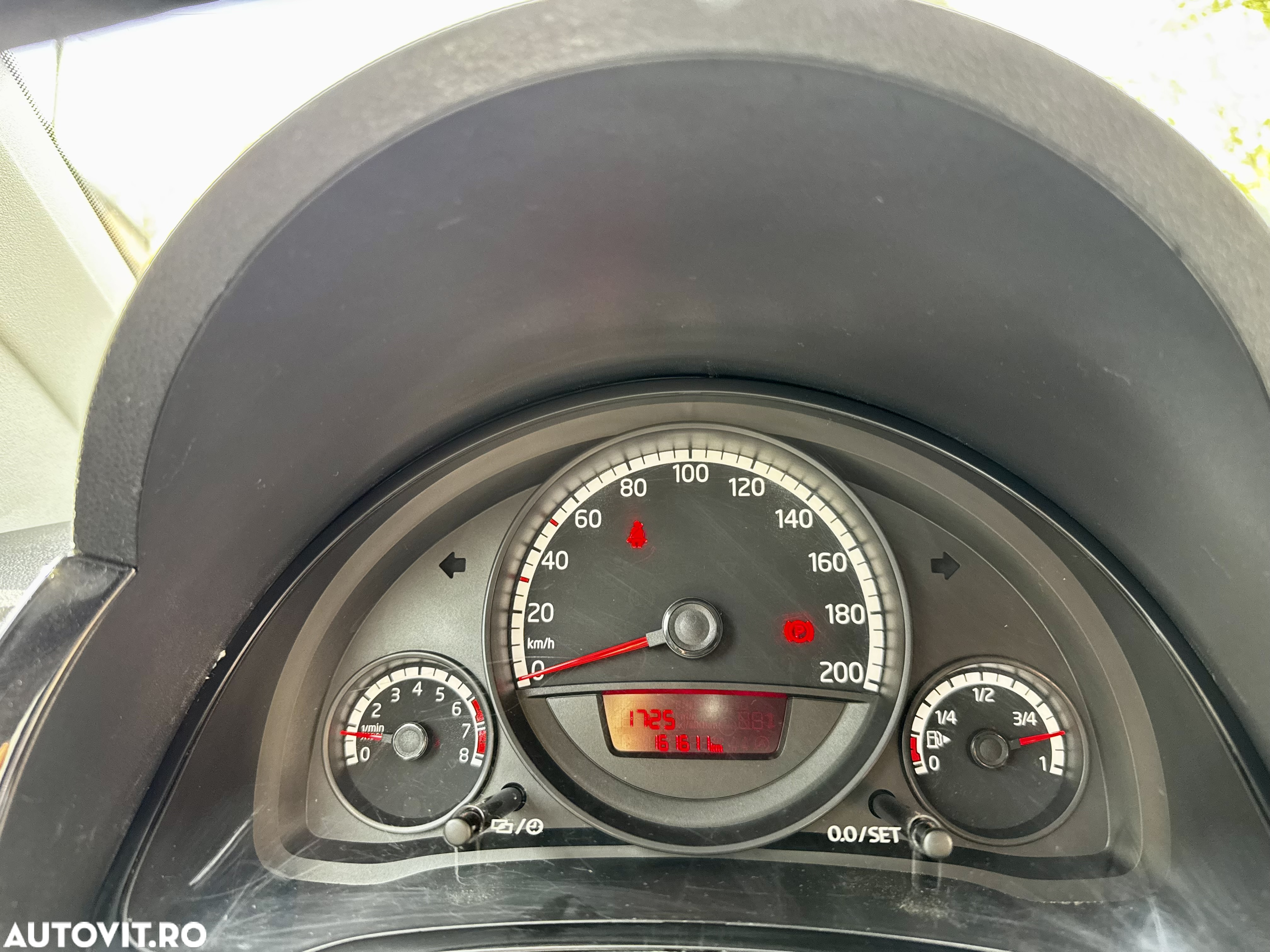 Volkswagen up! - 8