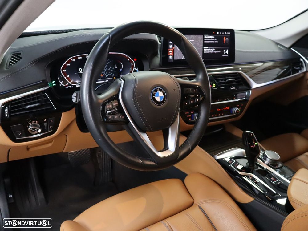 BMW 530 e Line Luxury - 9