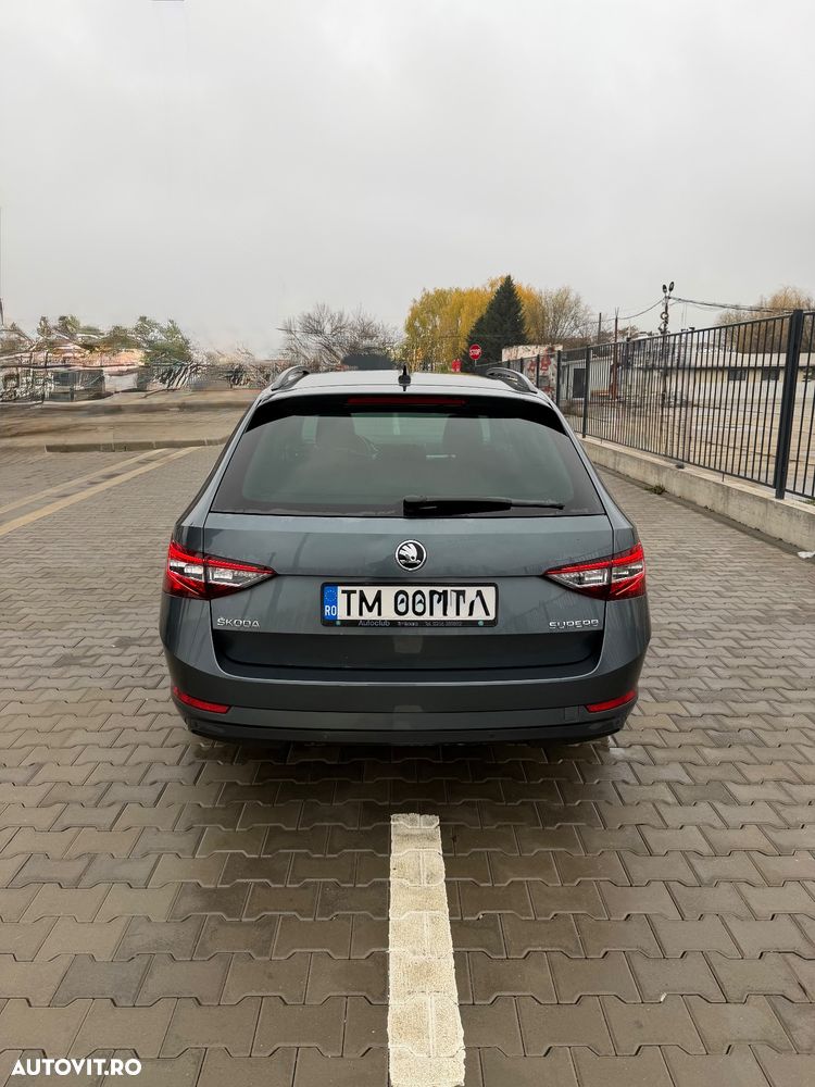 Skoda Superb Combi 2.0 TDI DSG Style - 4