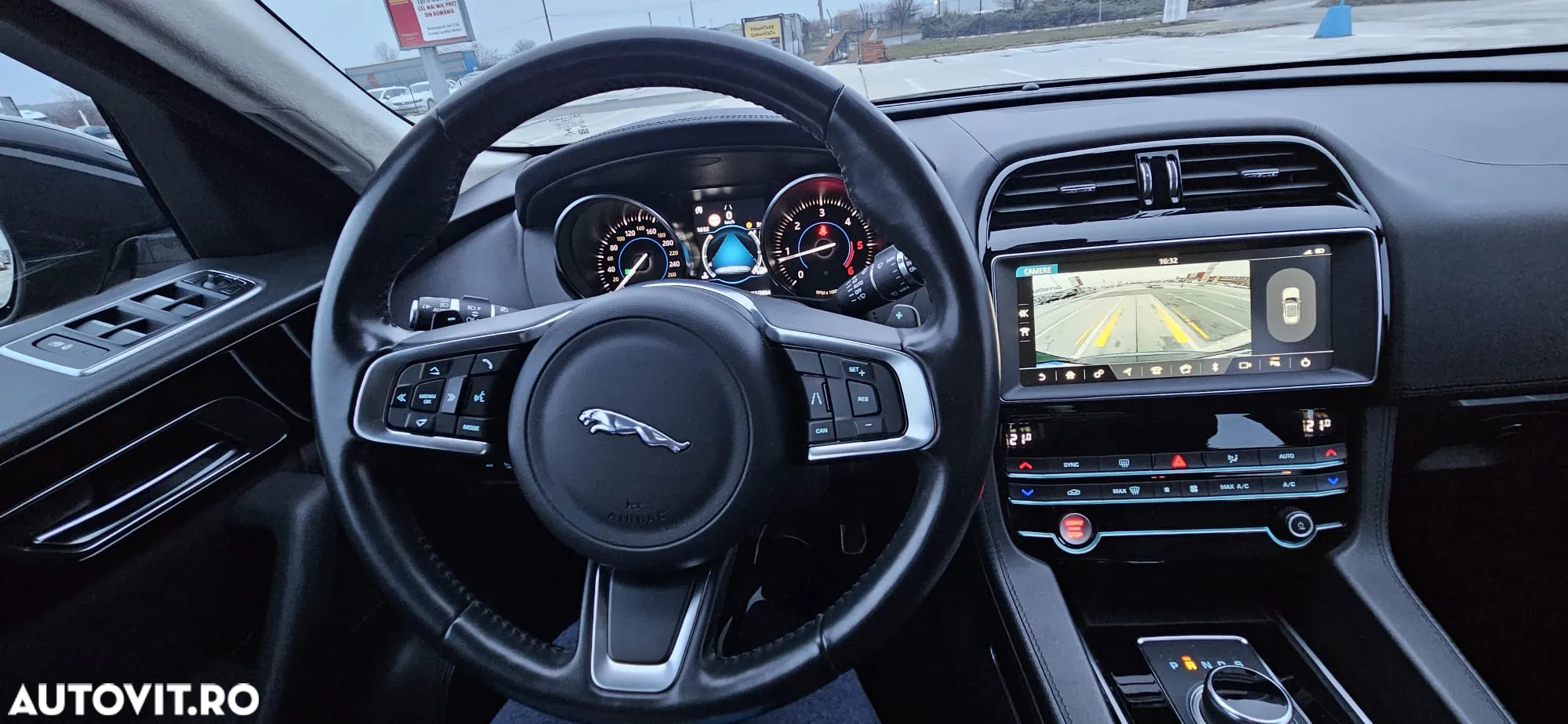 Jaguar F-Pace 20d AWD Aut. Prestige - 9
