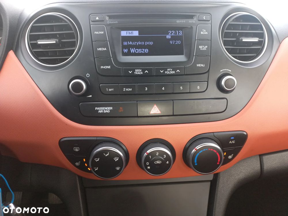 Hyundai i10 1.0 Fifa World Cup Edition - 27