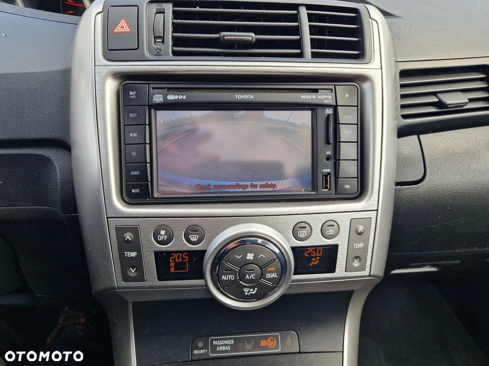 Toyota Verso 2.0 D-4D Premium - 13