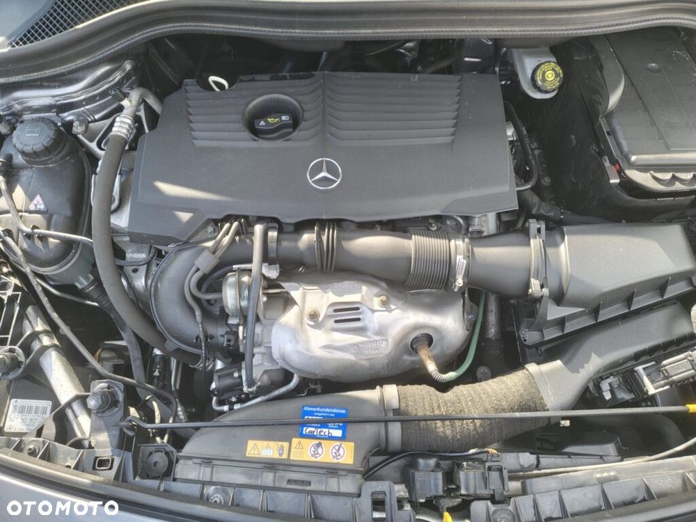 Mercedes-Benz Klasa B 200 Edition - 15