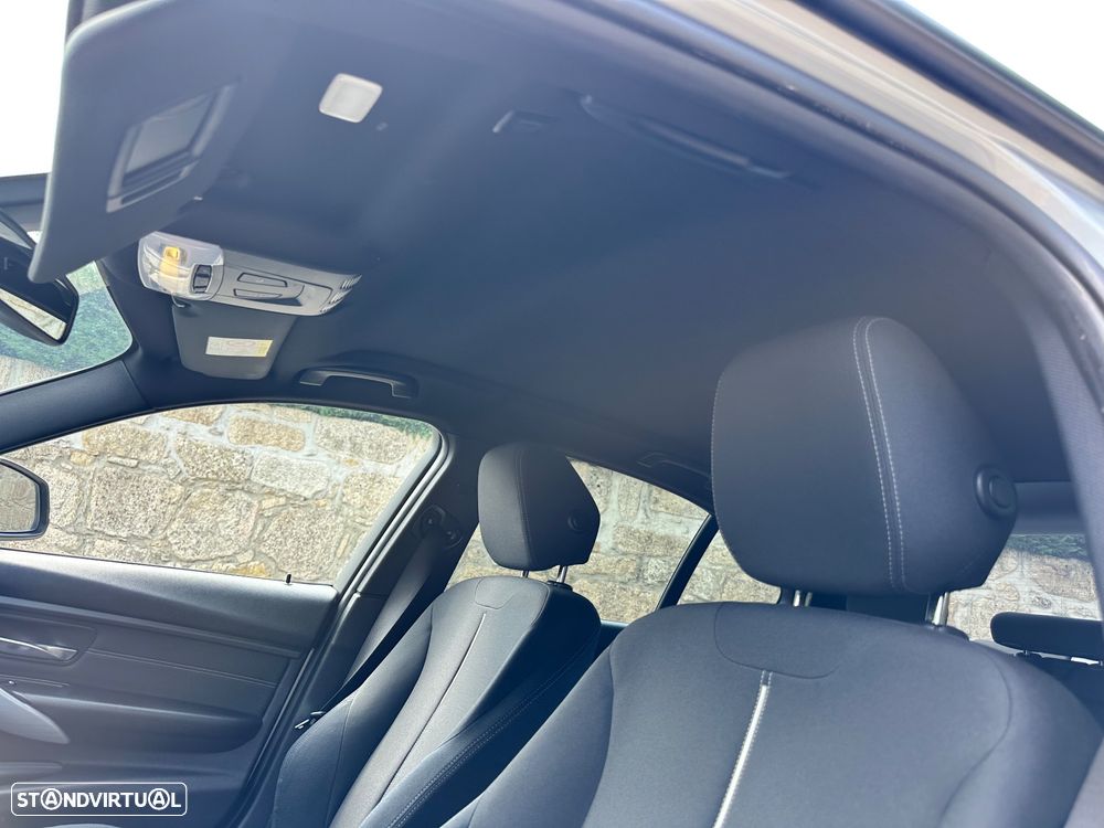 BMW 318 d Line Sport - 25