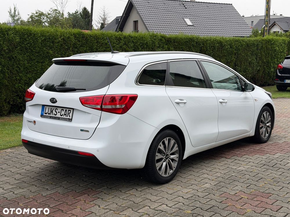 Kia Ceed 1.6 GDI ISG Dream-Team Edition - 9