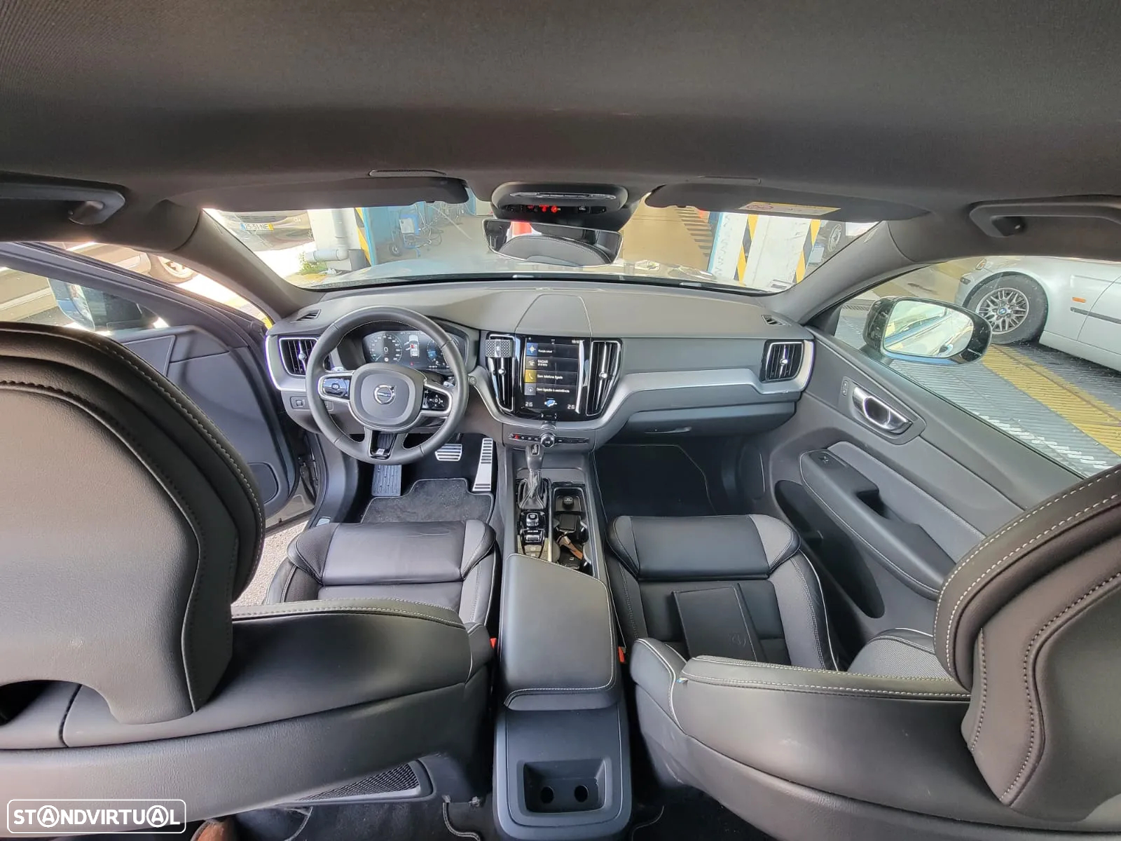 Volvo XC 60 2.0 D4 Momentum Plus Geartronic - 9