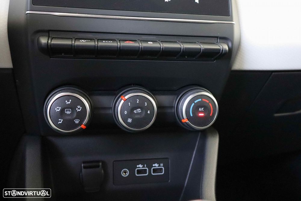 Renault Clio - 36