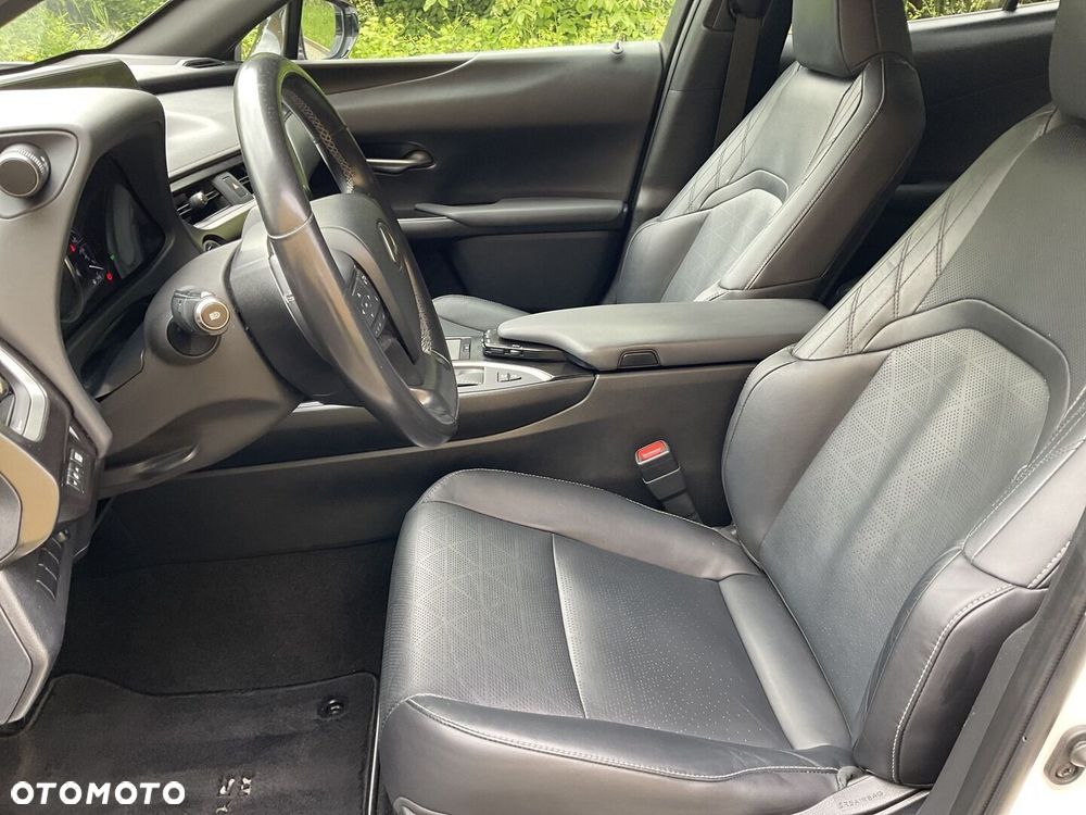 Lexus UX - 19