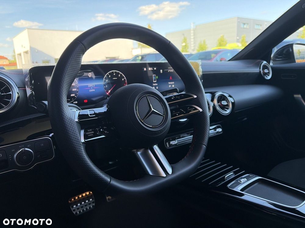 Mercedes-Benz CLA - 11