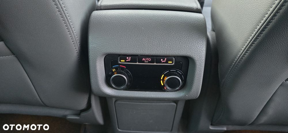 Volkswagen Sharan 2.0 TDI DSG (BlueMotion Technology) Highline - 27