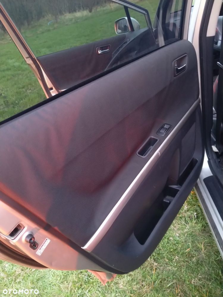 Toyota Corolla Verso 1.8 Executive - 12