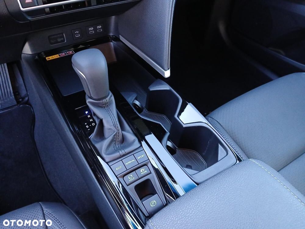 Toyota Camry - 30