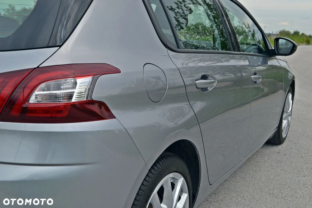 Peugeot 308 - 8
