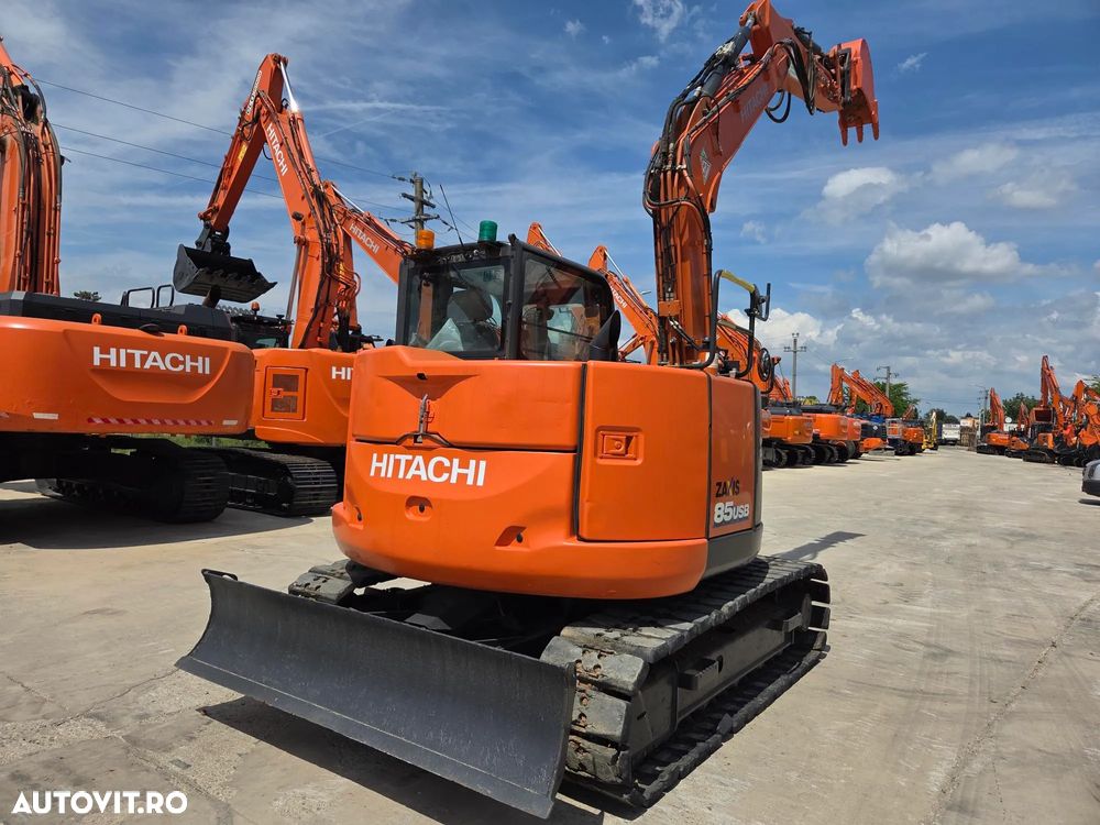 Hitachi ZX85-6, 2022, 2.491h, Masa operationala 8,6t, cupla rapida HIDRAULICA+3 CUPE NOI, senile paduri cauciuc, inst picon si inst rotire pe brate, ad sapare 5m, ridica 3,8t, aer cond, LAMA, STARE FOARTE BUNA, posibil leasing 4 ani-PROMOTIE 62.900 EUR+Tva - 32