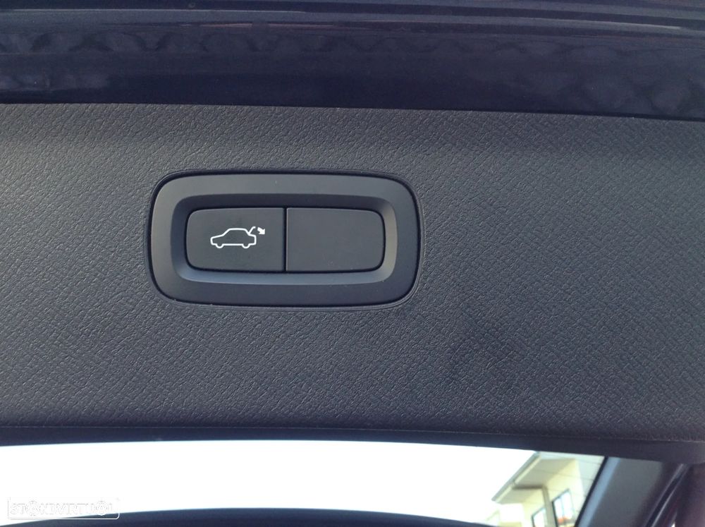 Volvo XC 90 2.0 D4 R-Design - 19