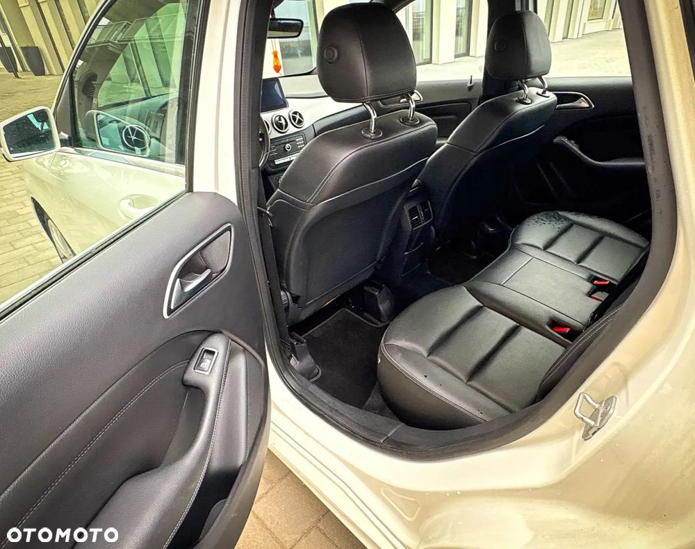 Mercedes-Benz Klasa B 250 4-Matic - 8