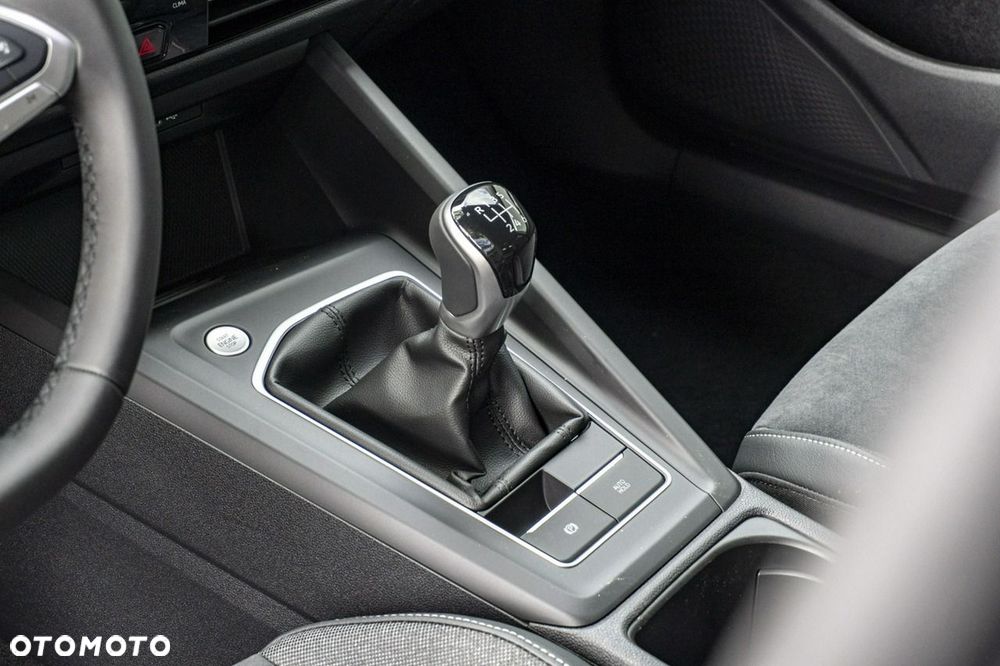 Volkswagen Golf - 17