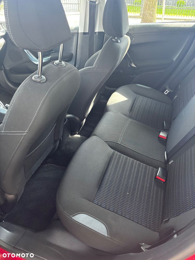 Peugeot 208 HDi 68 Like - 8