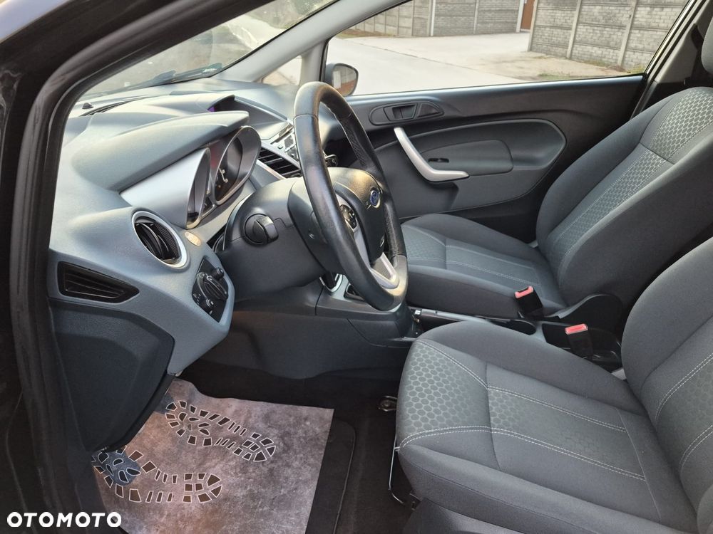 Ford Fiesta 1.25 Platinium X - 24