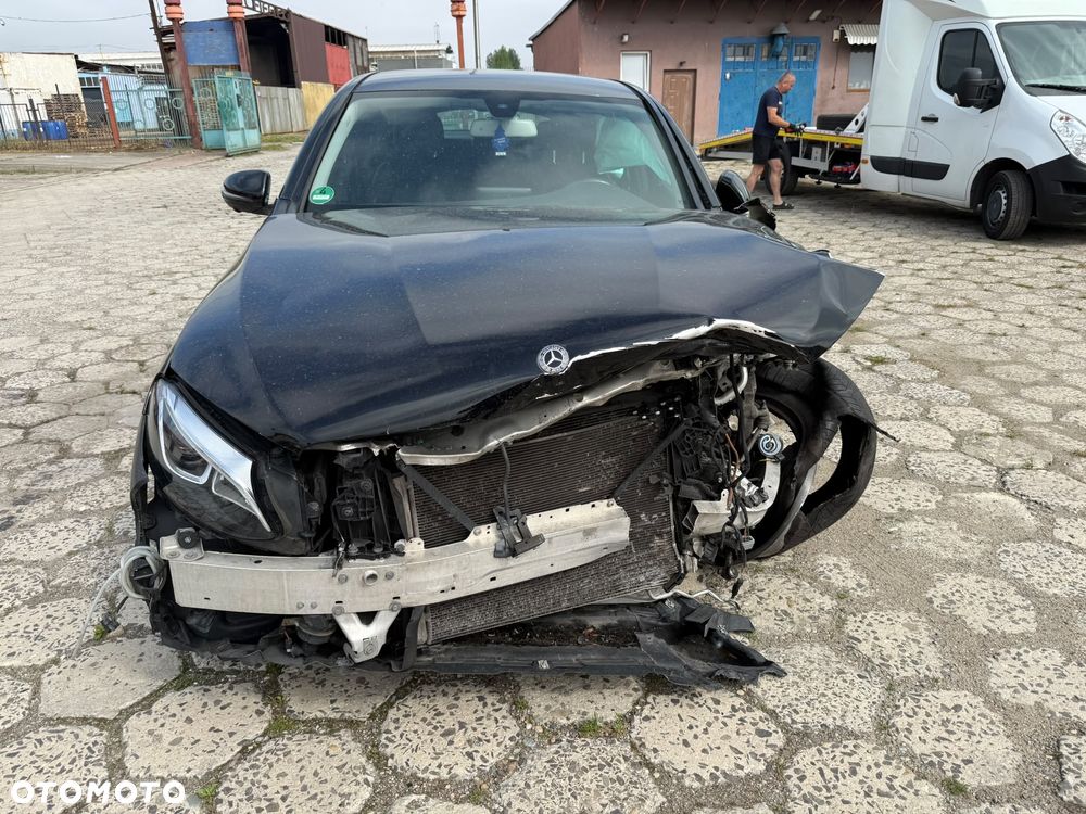Mercedes-Benz GLC 250 4Matic 9G-TRONIC AMG Line - 7