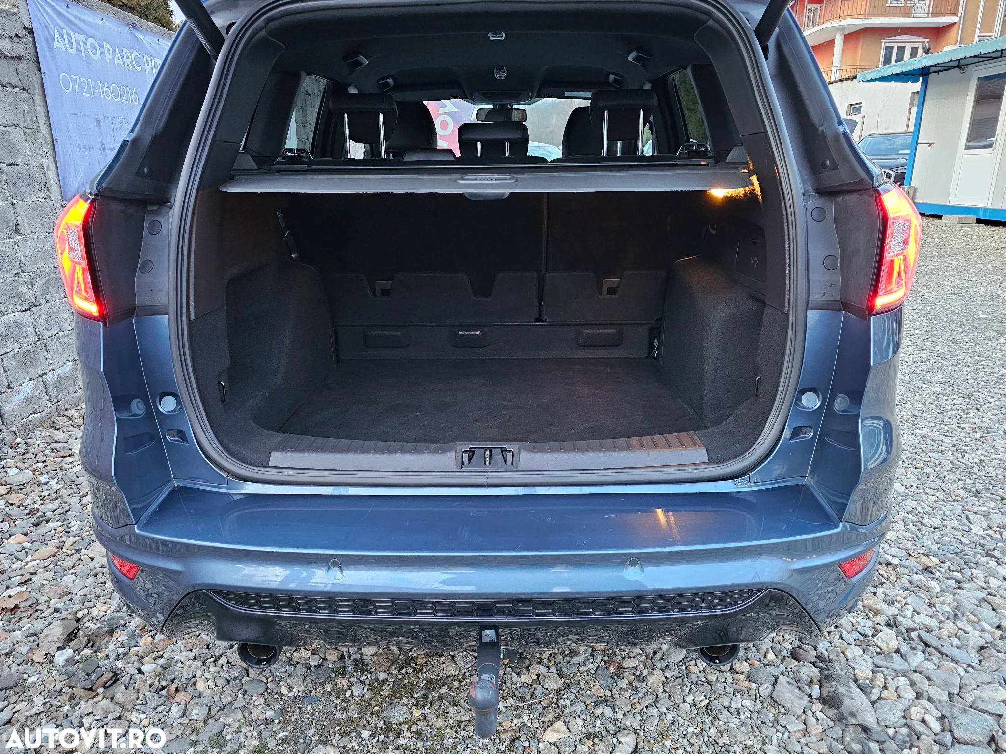 Ford Kuga - 8
