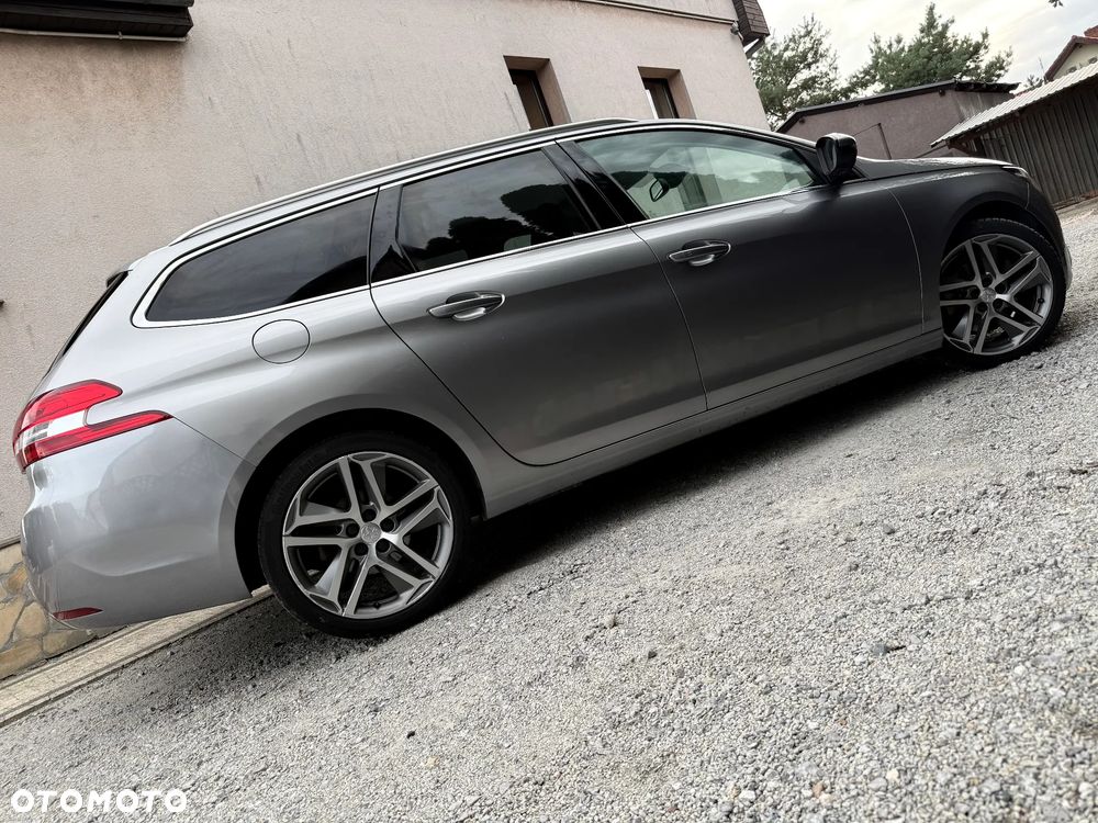 Peugeot 308 - 8