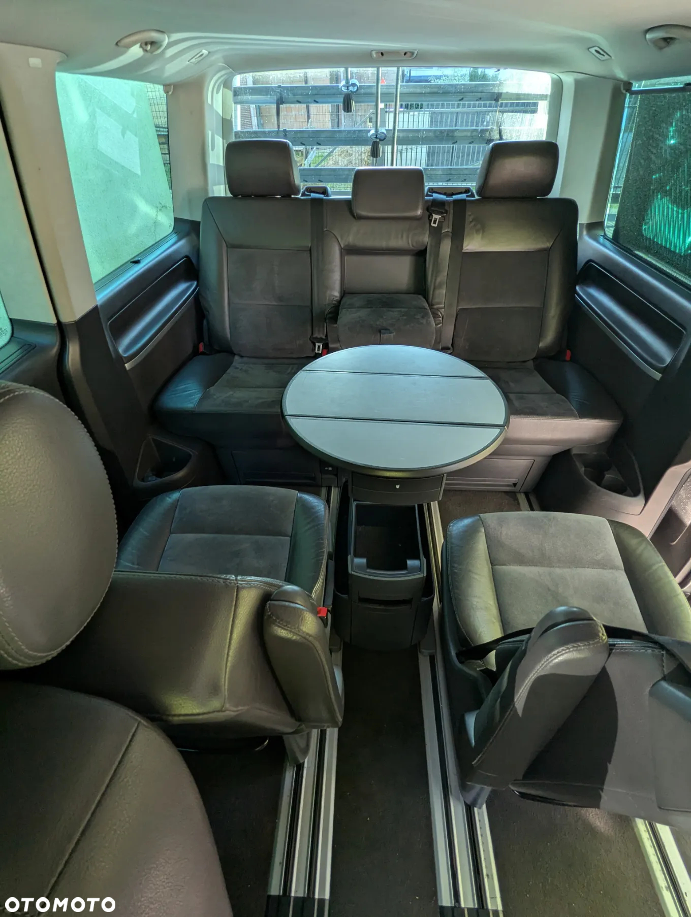 Volkswagen Multivan - 10