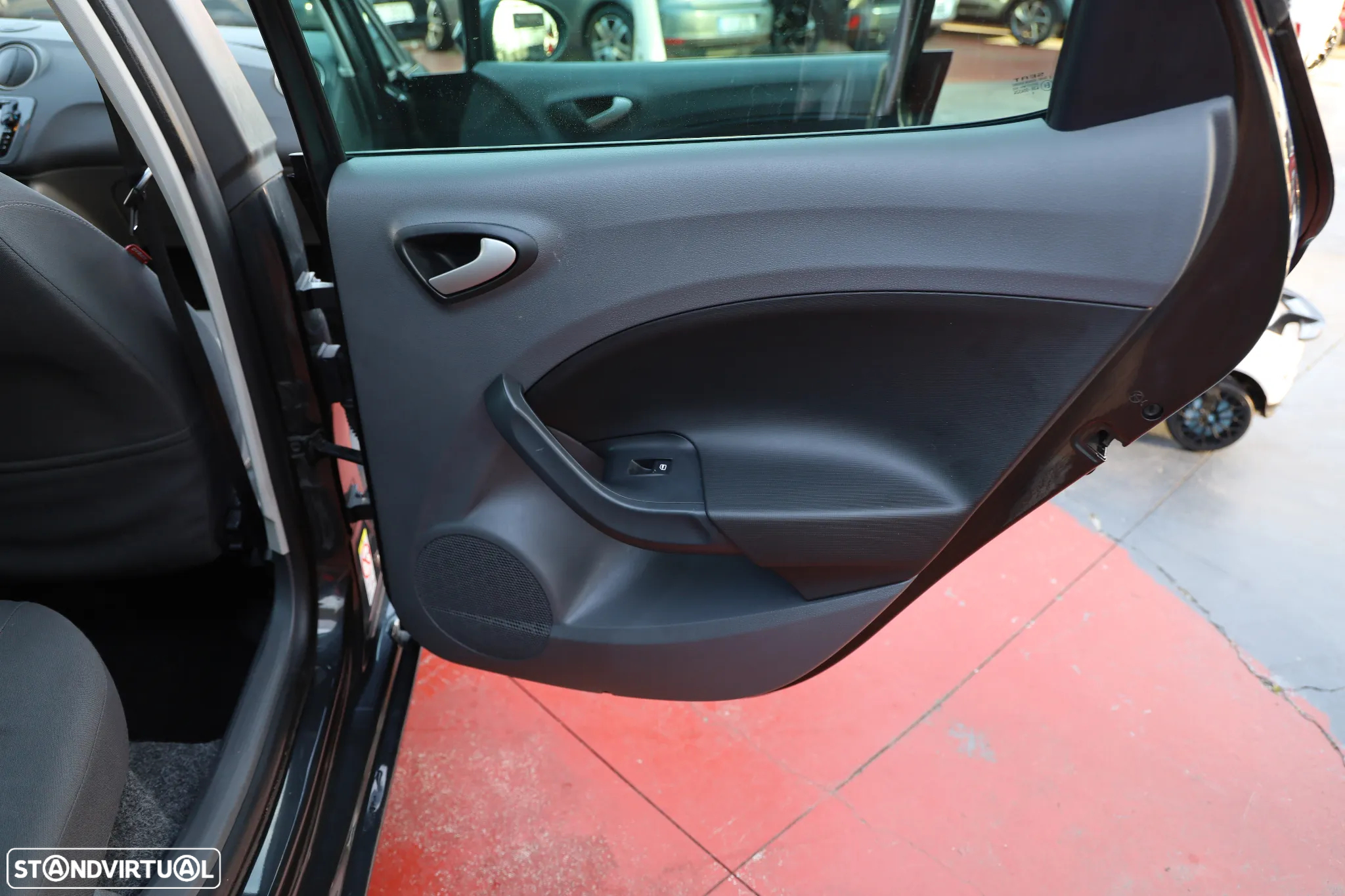 SEAT Ibiza 1.6 TDI Style DPF - 8