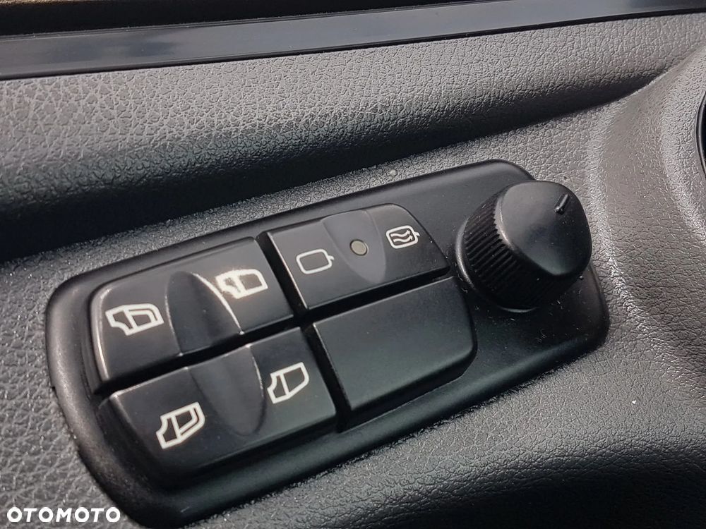 Mercedes-Benz ATEGO 1218 LAWETA POMOC DROGOWA AUTOLAWETA 4x2 ZAPADNIE 11 990 KG KLIMA NAJAZD - 9