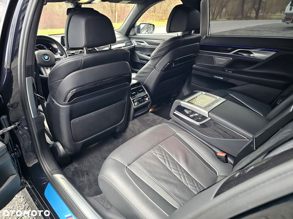 BMW Seria 7 740d xDrive - 15