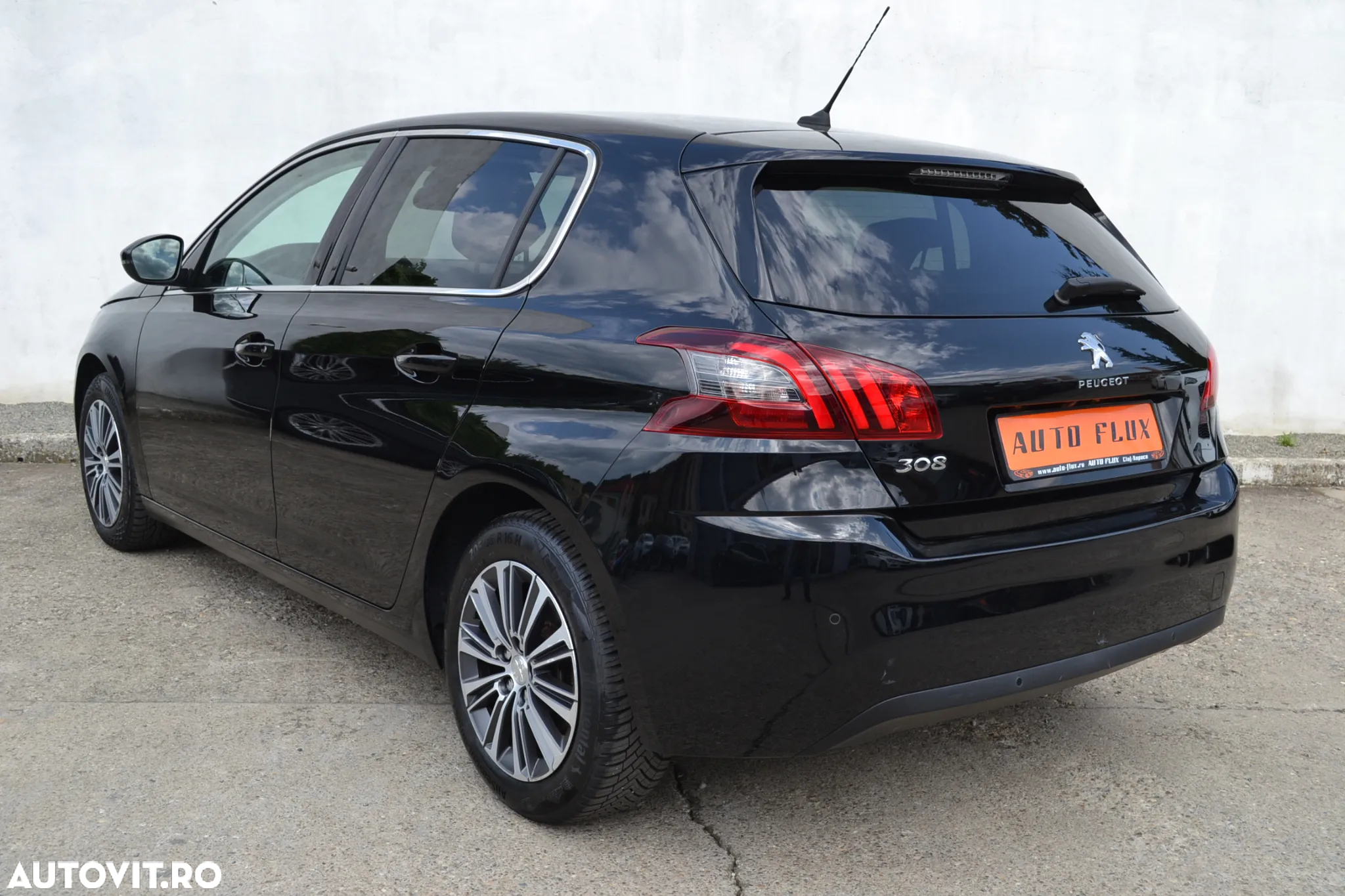 Peugeot 308 PureTech 130 EAT8 Allure - 5