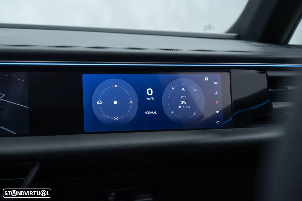 Porsche Macan Electric 4 - 22