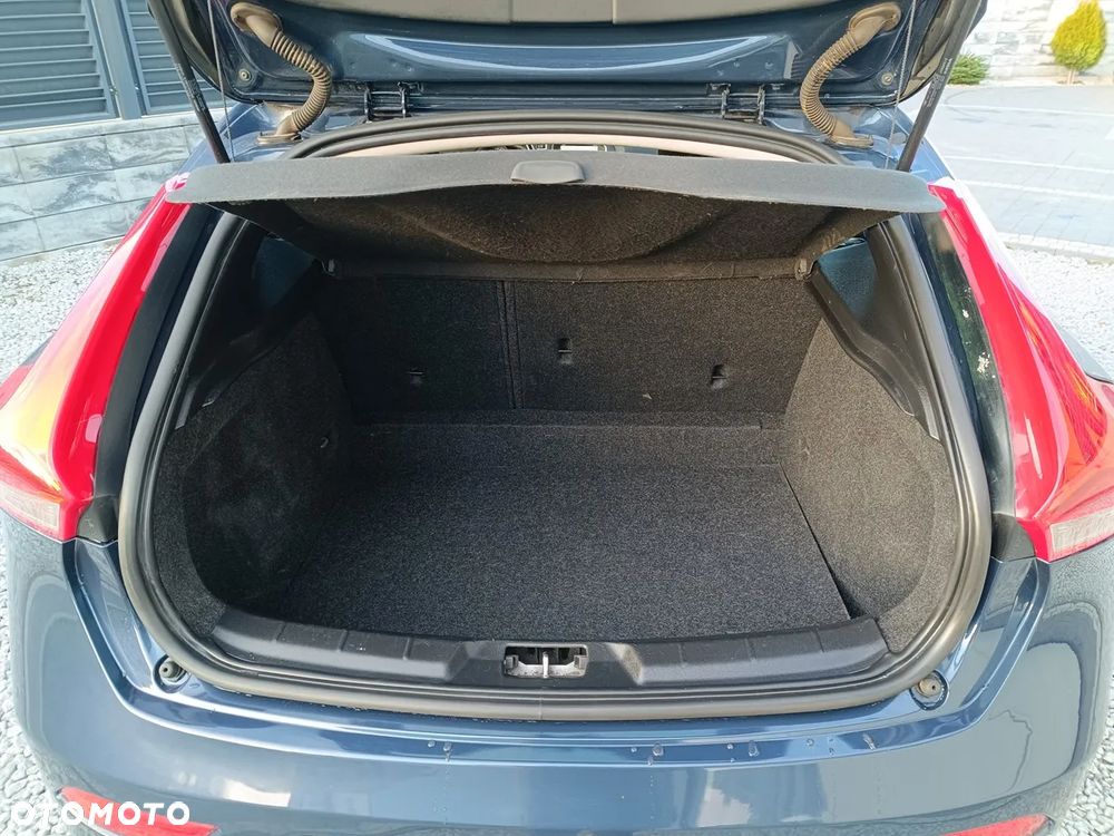 Volvo V40 D2 Momentum - 10