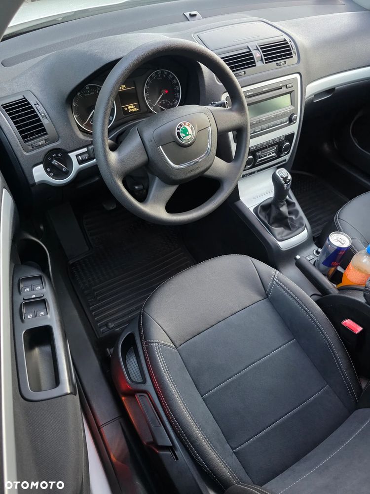 Skoda Octavia 1.6 Ambiente EU5 - 20