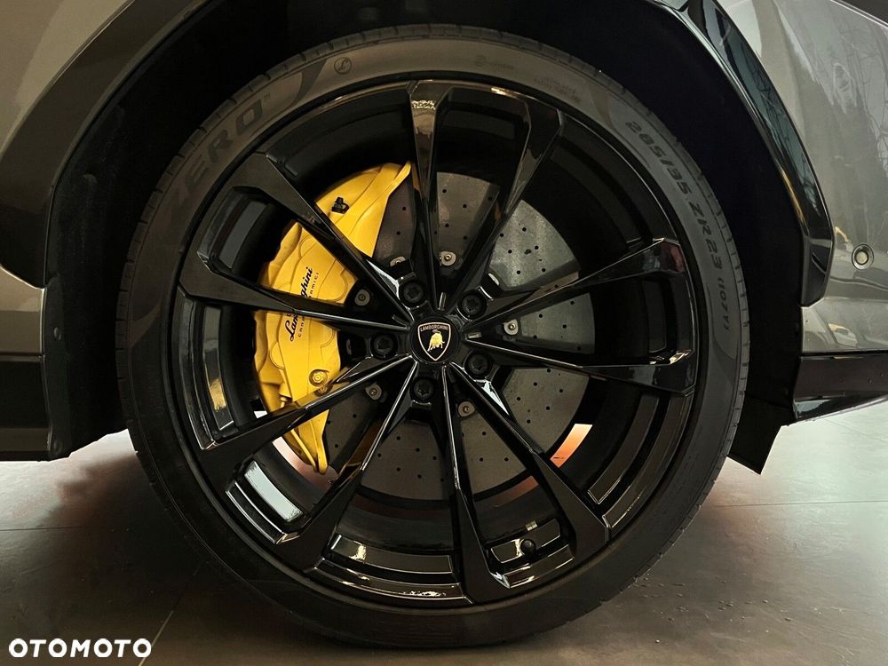 Lamborghini Urus - 26