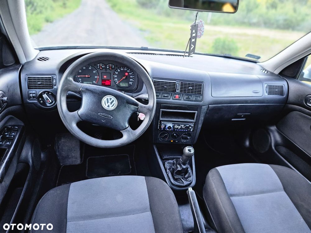 Volkswagen Golf - 9