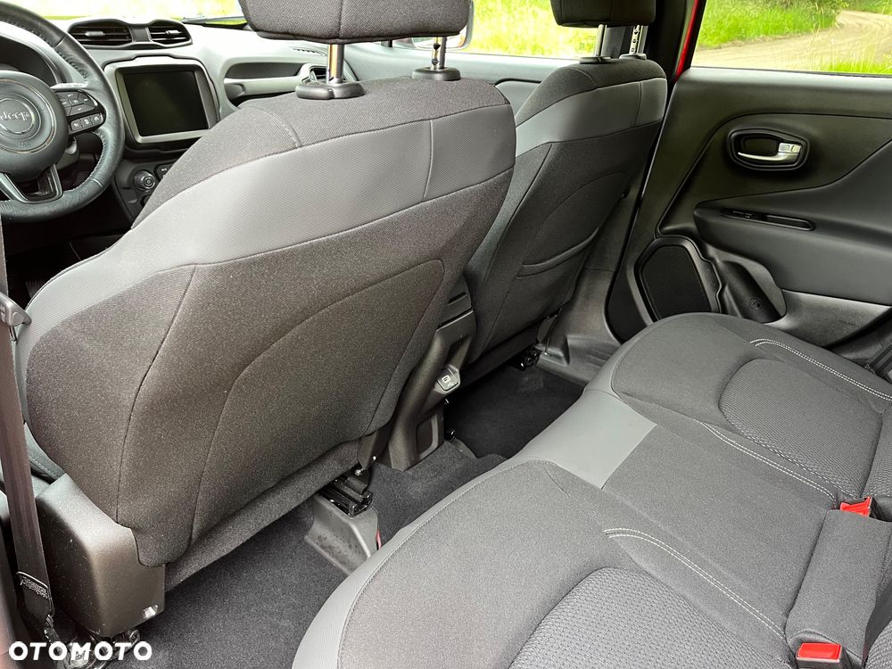 Jeep Renegade - 12