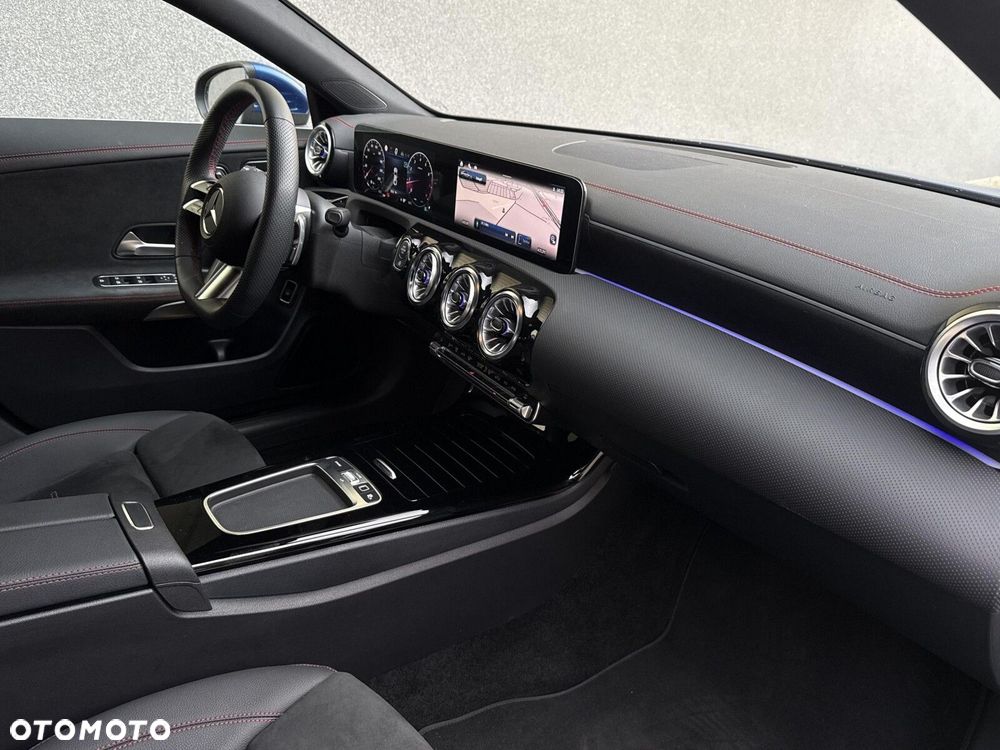 Mercedes-Benz CLA 200 AMG Line 7G-DCT - 17