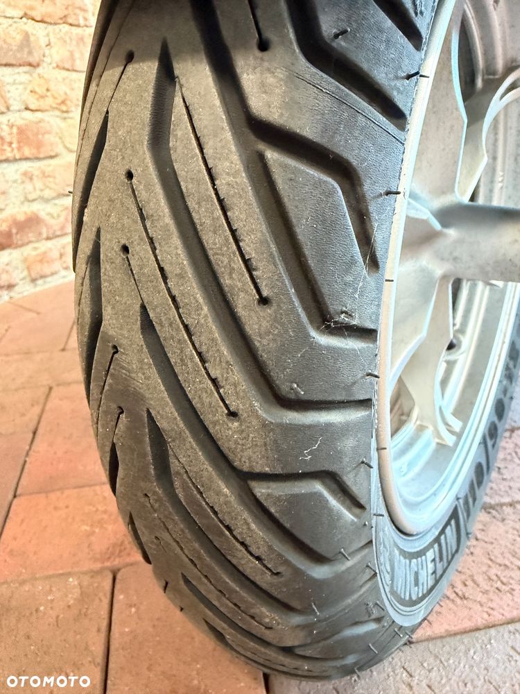 Suzuki Burgman - 7