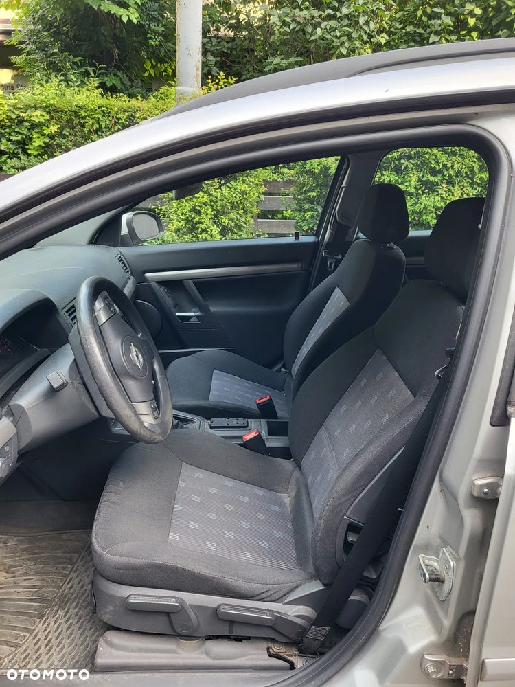 Opel Vectra 1.9 CDTI Essentia - 4