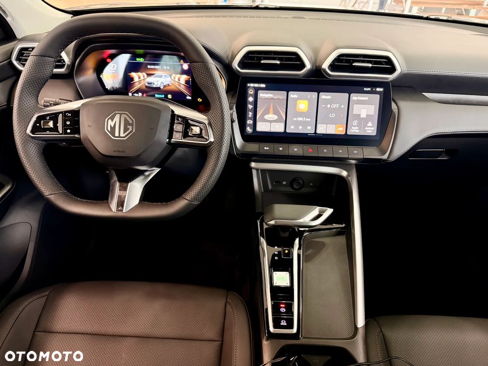 MG ZS Hybrid+ - 13