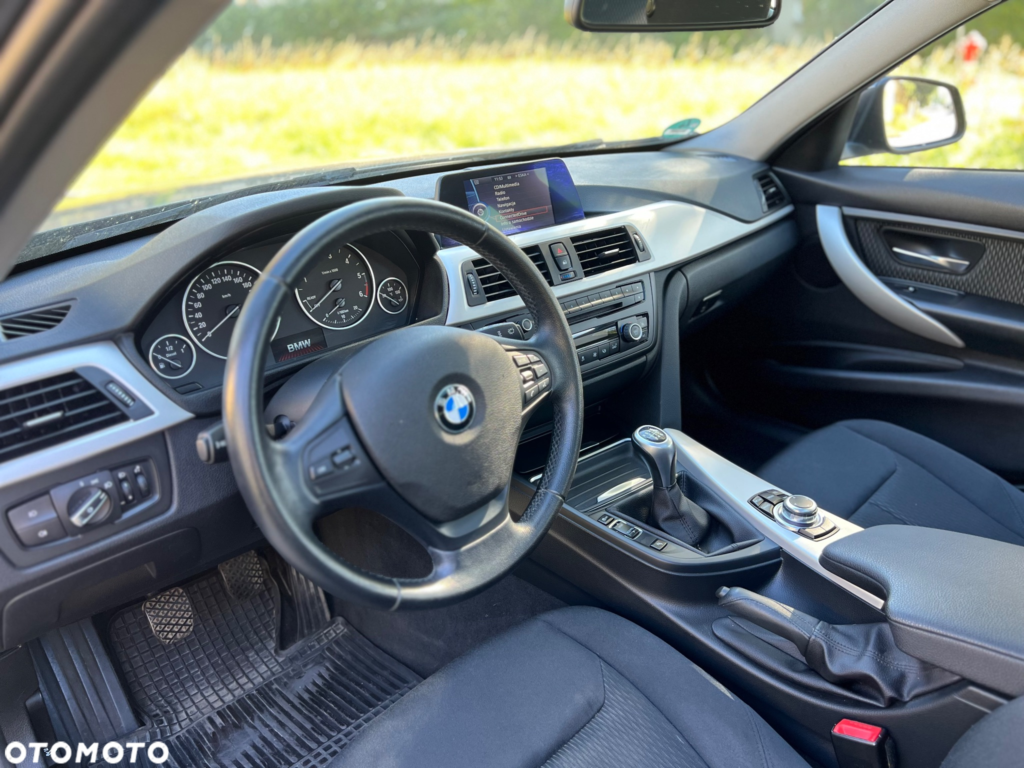 BMW Seria 3 318d DPF Touring Edition Exclusive - 9