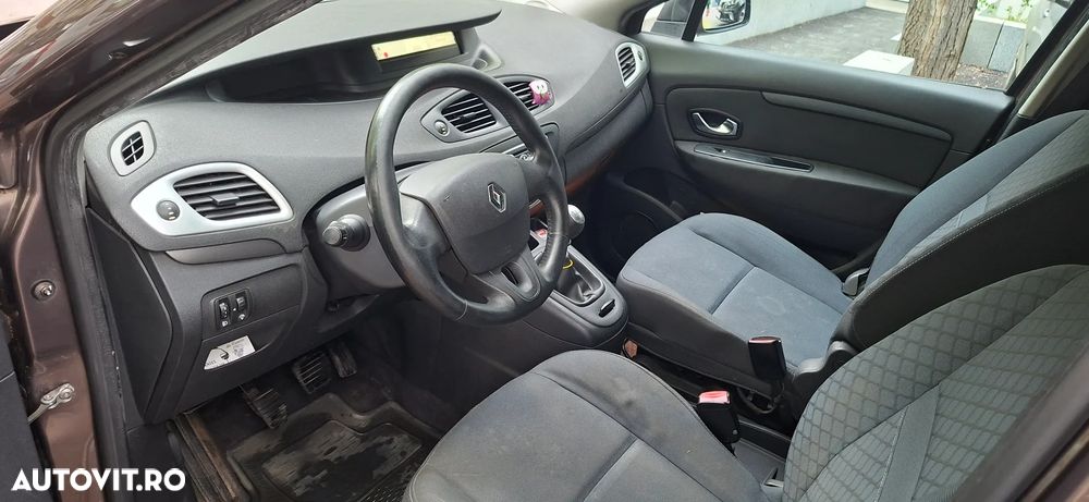 Renault Scenic 1.5dCi Expression - 9