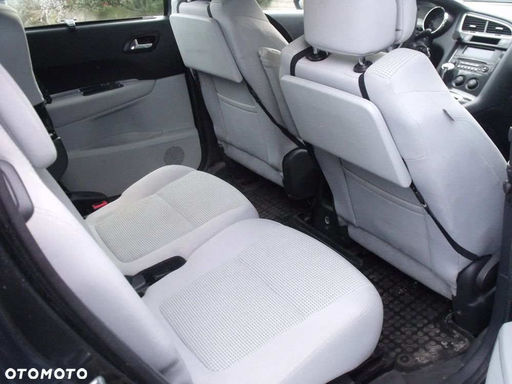 Peugeot 5008 - 5
