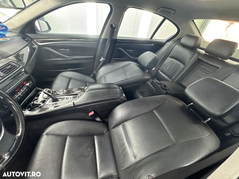 BMW Seria 5 525d Sport-Aut. - 23