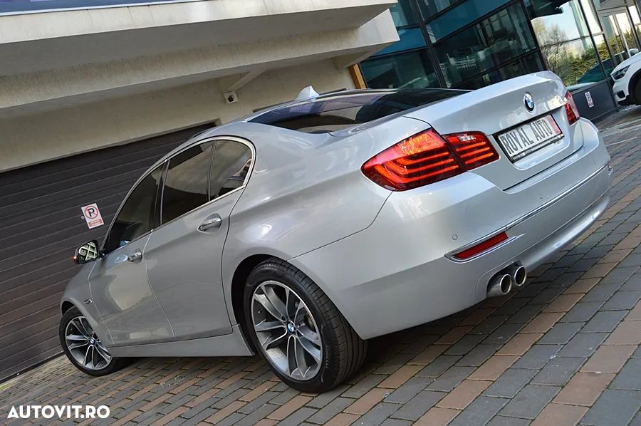 BMW Seria 5 520d xDrive Aut. Luxury Line - 7