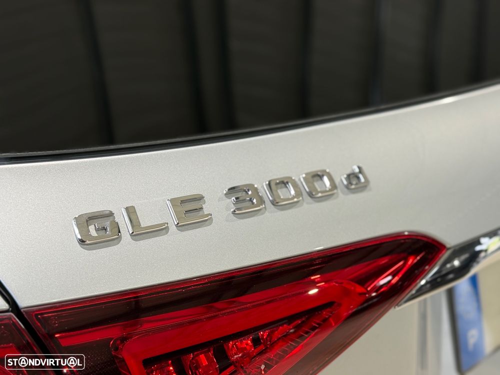 Mercedes-Benz GLE 300 d 4Matic - 11