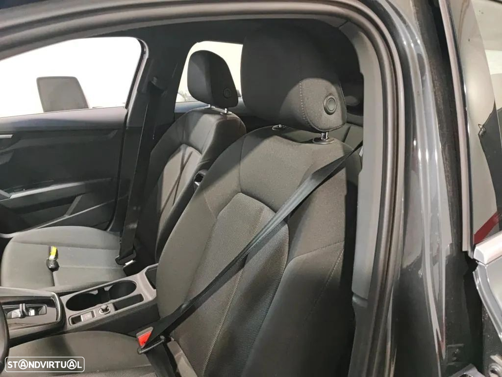 Audi A3 Sportback 30 TDI S line S tronic - 4