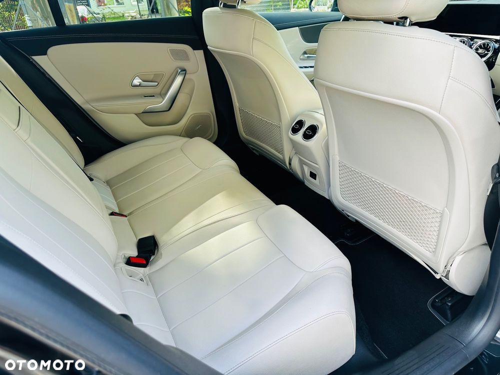 Mercedes-Benz CLA - 14
